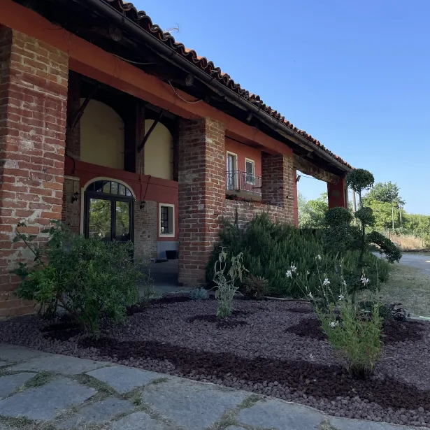 immagine del cortile della sede di Impresa Solutions